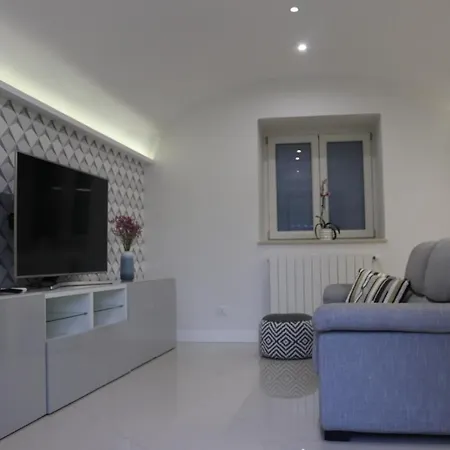 Raila House Apartamento