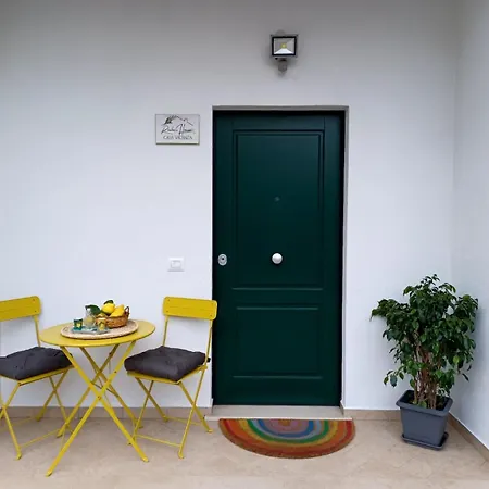 Raila House Apartamento *